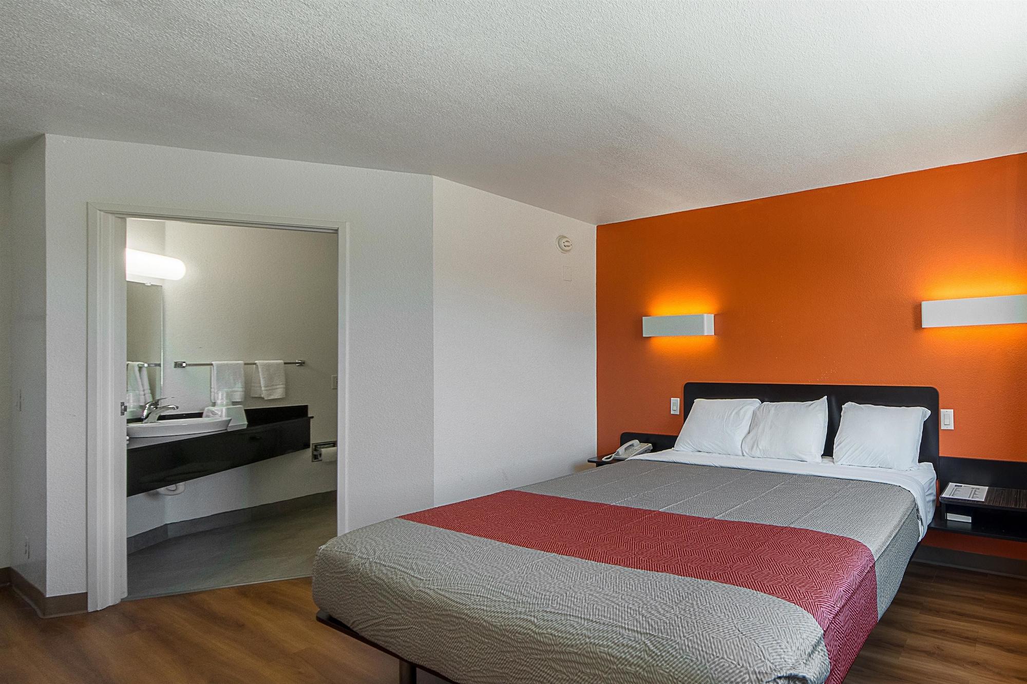 Motel 6-San Antonio, Tx - Downtown - Alamo Dome Eksteriør billede