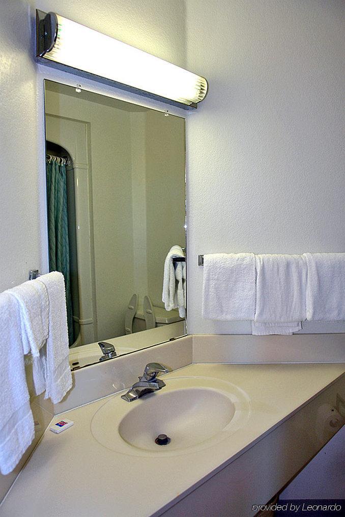 Motel 6-San Antonio, Tx - Downtown - Alamo Dome Eksteriør billede