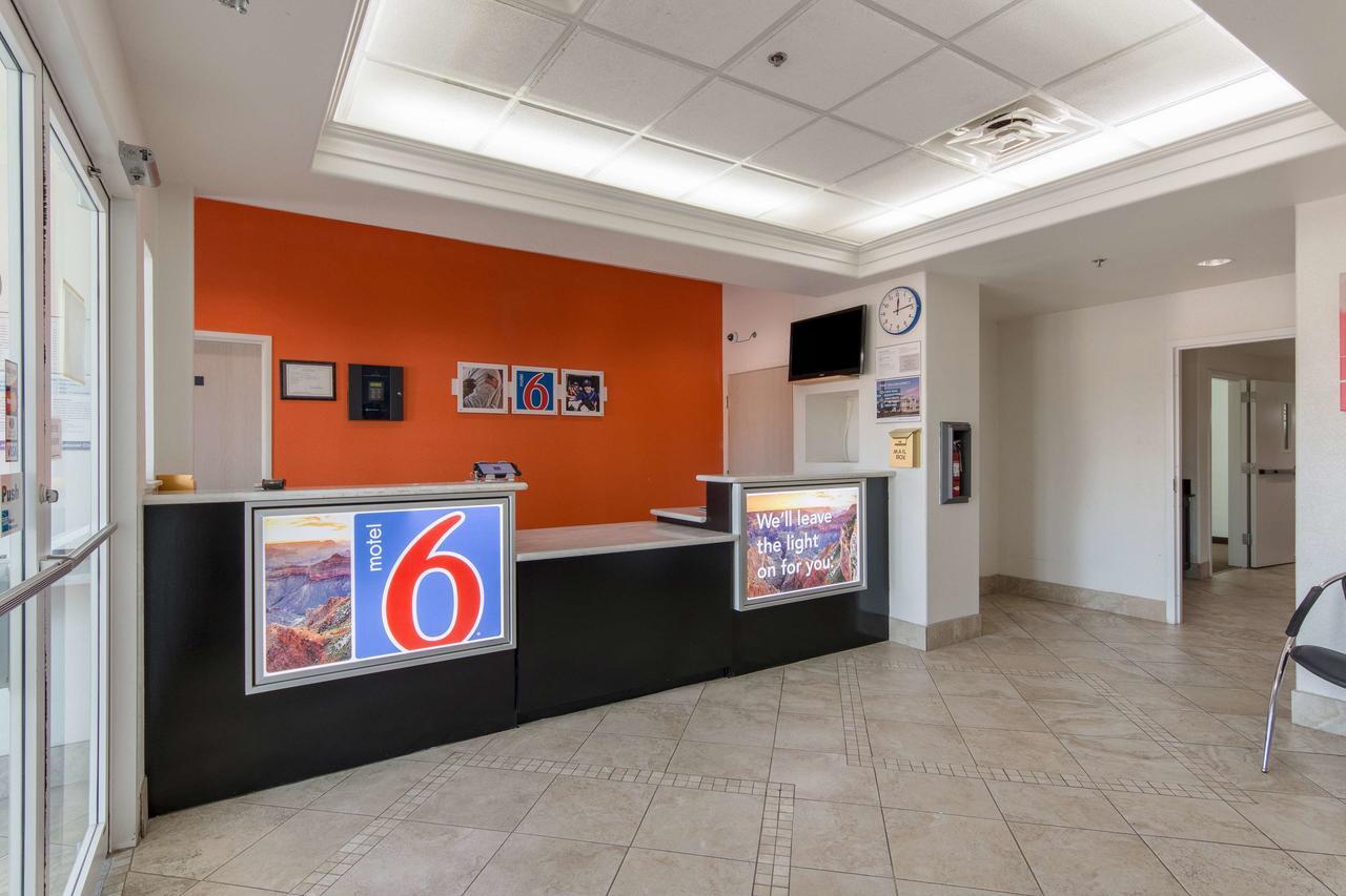 Motel 6-San Antonio, Tx - Downtown - Alamo Dome Eksteriør billede