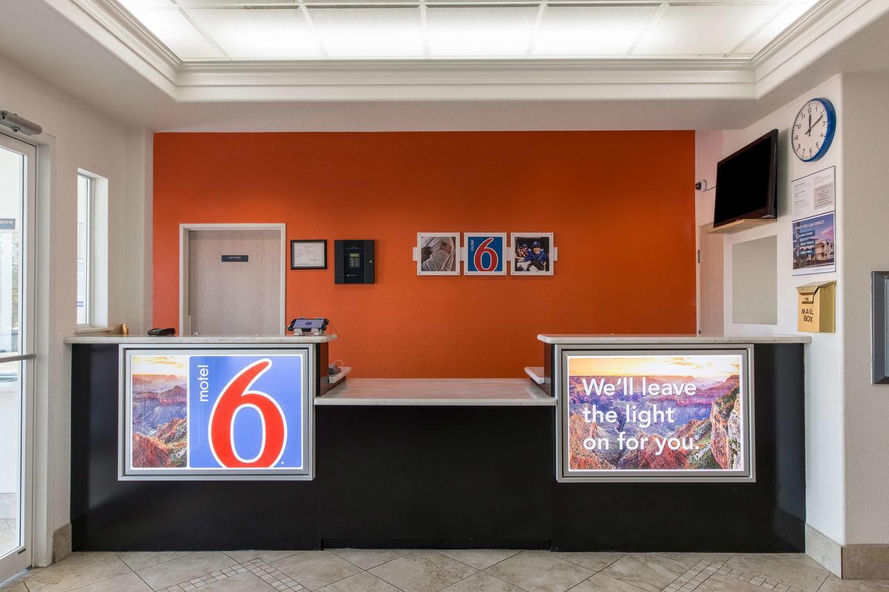 Motel 6-San Antonio, Tx - Downtown - Alamo Dome Eksteriør billede