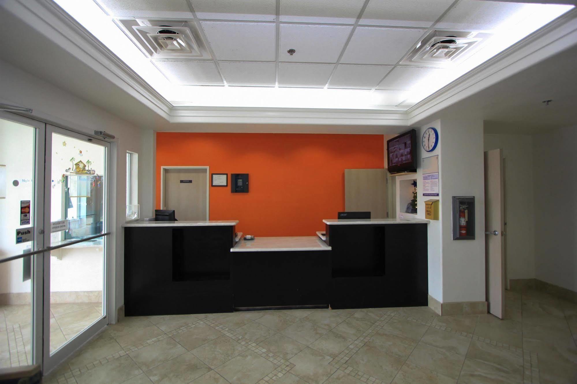 Motel 6-San Antonio, Tx - Downtown - Alamo Dome Eksteriør billede