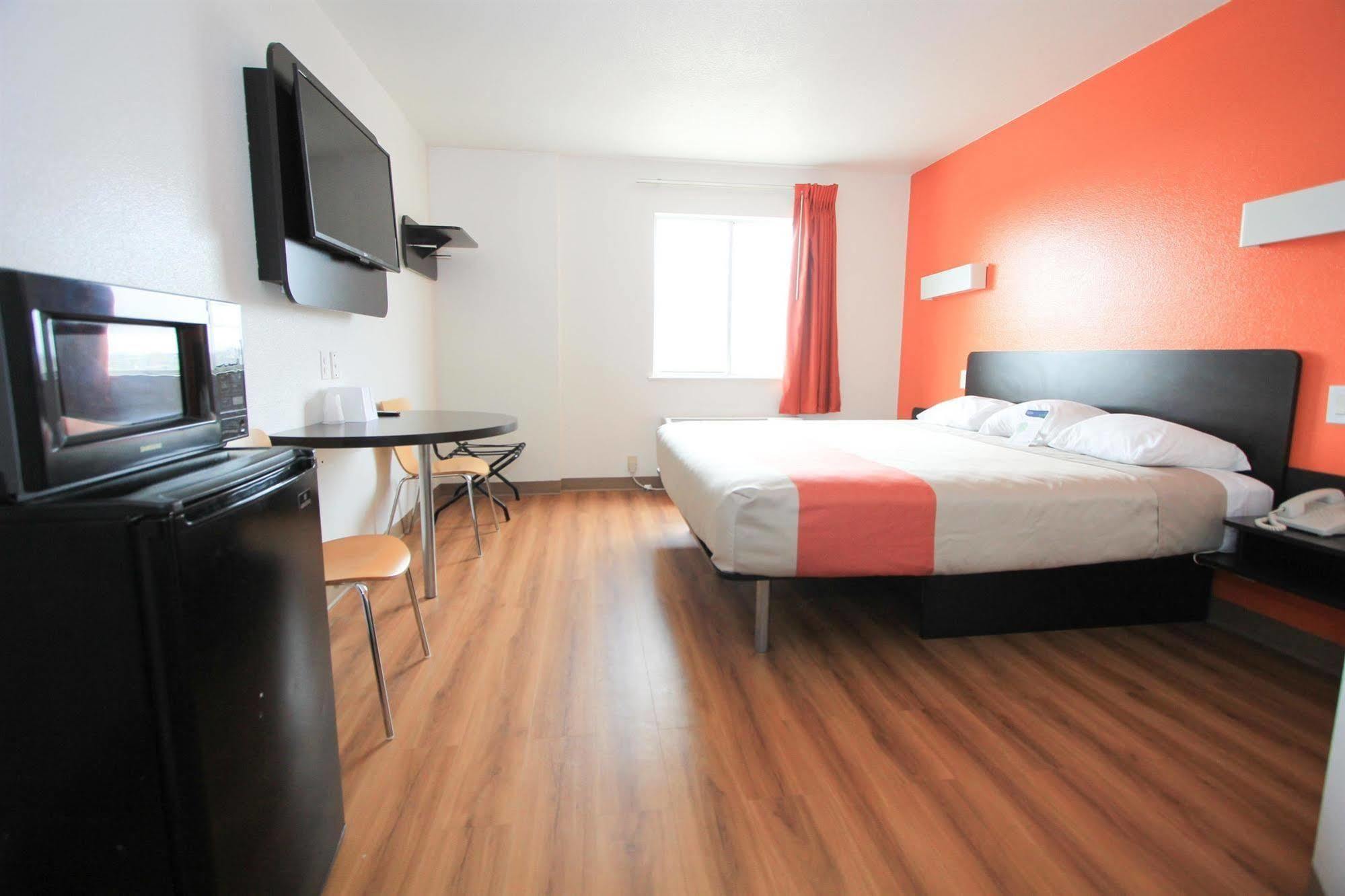 Motel 6-San Antonio, Tx - Downtown - Alamo Dome Eksteriør billede