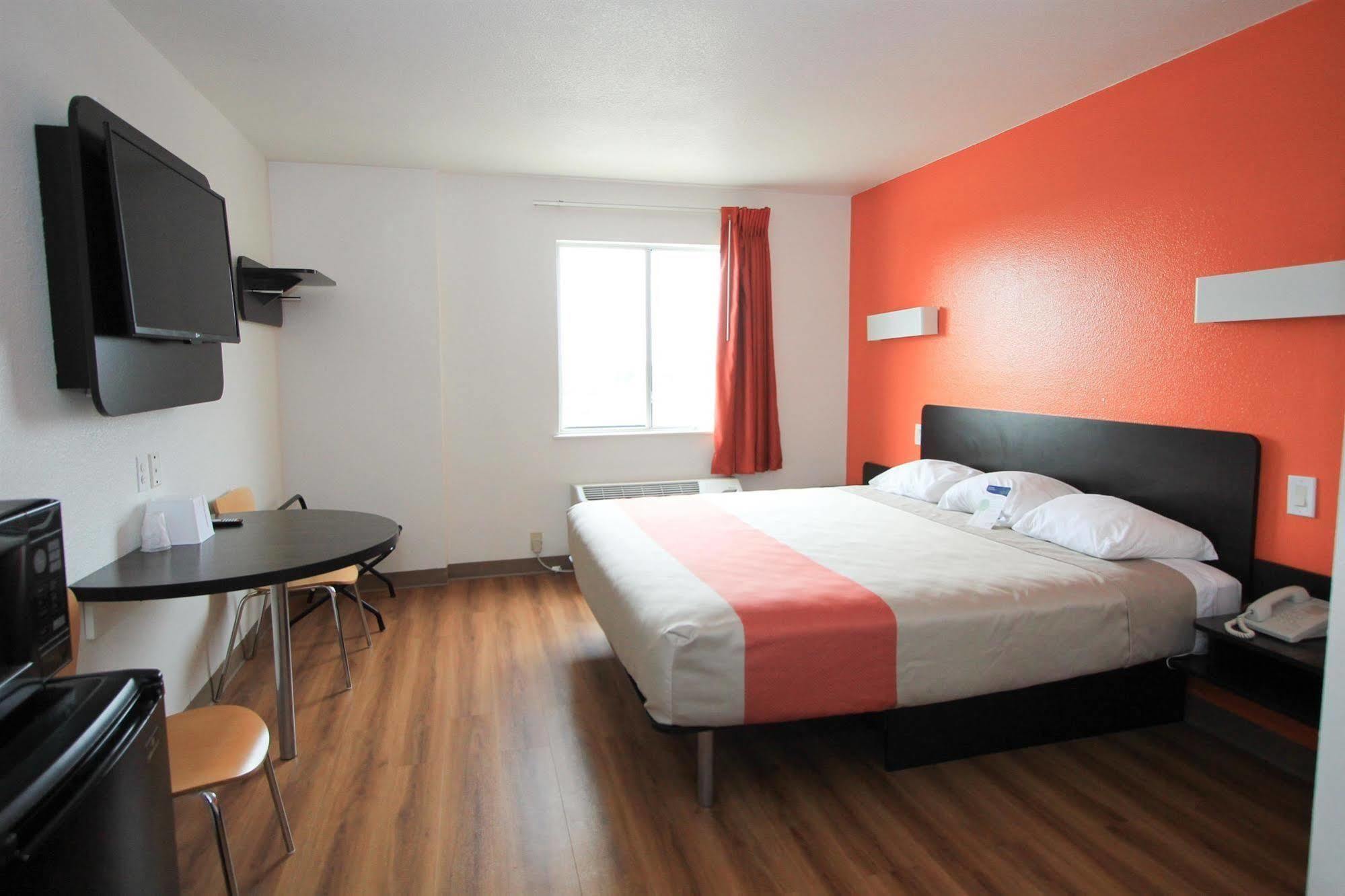 Motel 6-San Antonio, Tx - Downtown - Alamo Dome Eksteriør billede